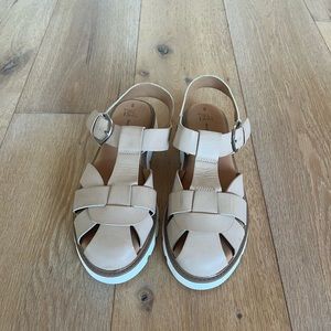 NWOT Women's Time & Tru tan fisherman sandals size 9